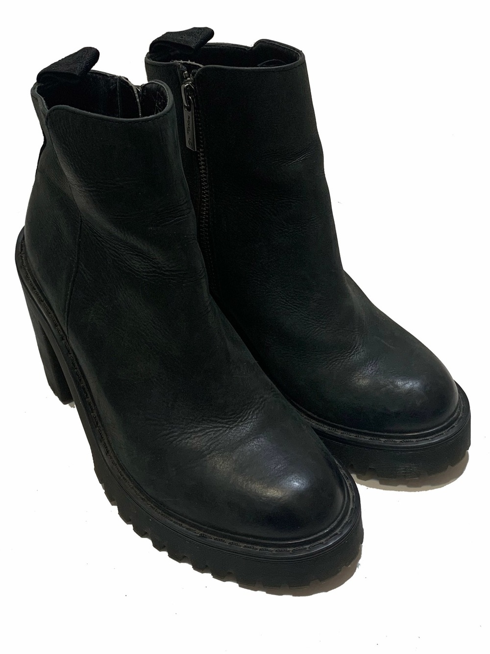 7 / Dr Martens Magdalena Boots